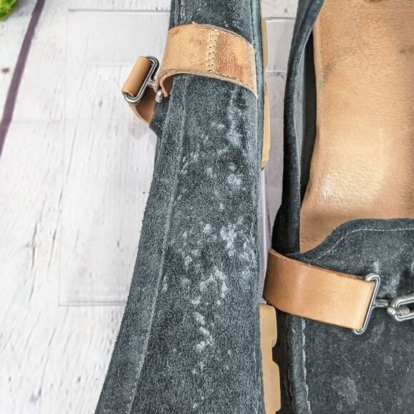 UGG™ Aven Suede Driving Moccasin - Picture 12 of 14